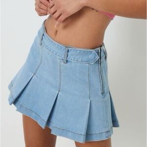NEW Garage Sz L Belted Denim Pleated Light Blue Skirt New With Tag